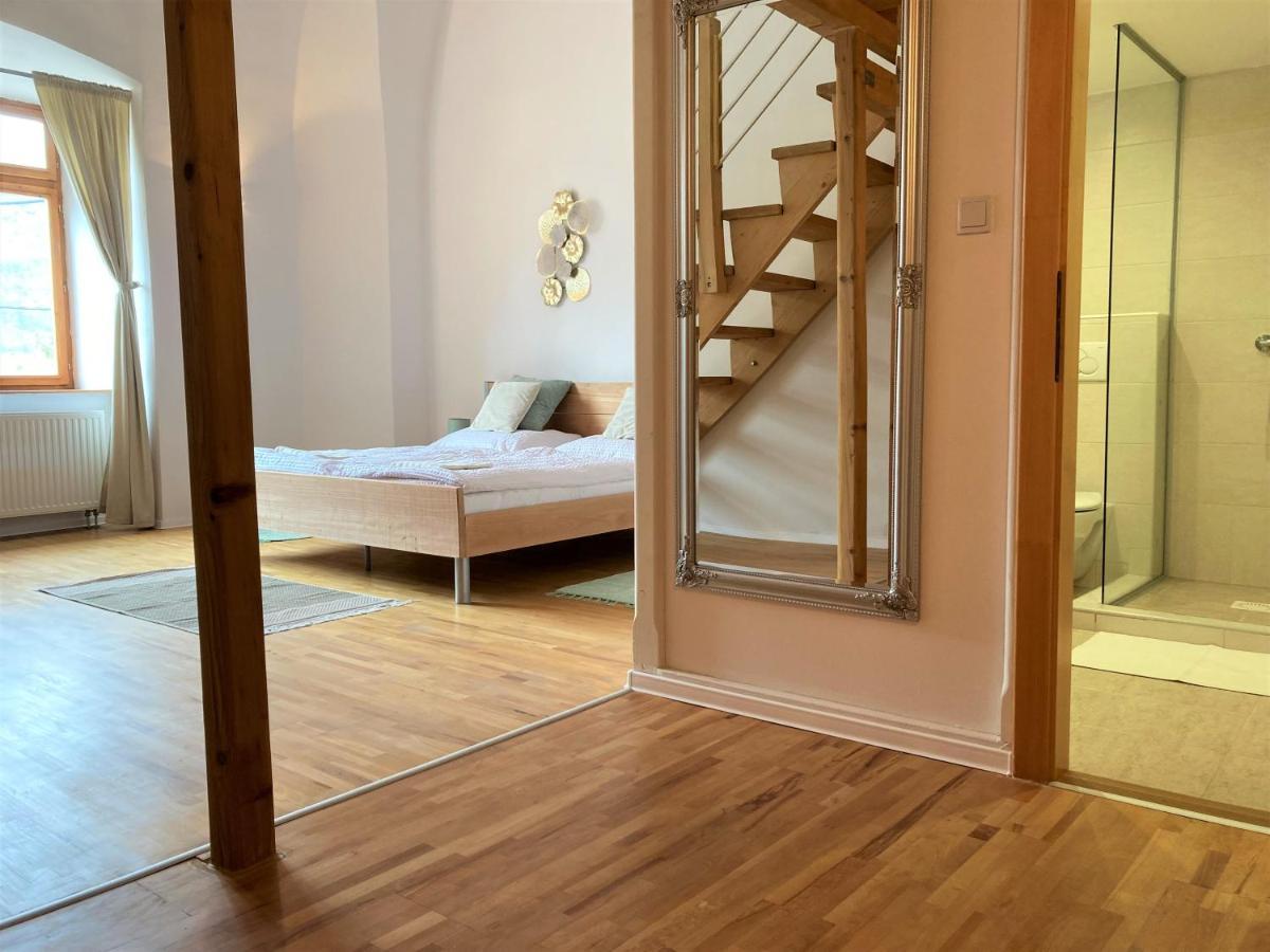 Bed & Breakfast Hugo Plesivec Exterior foto
