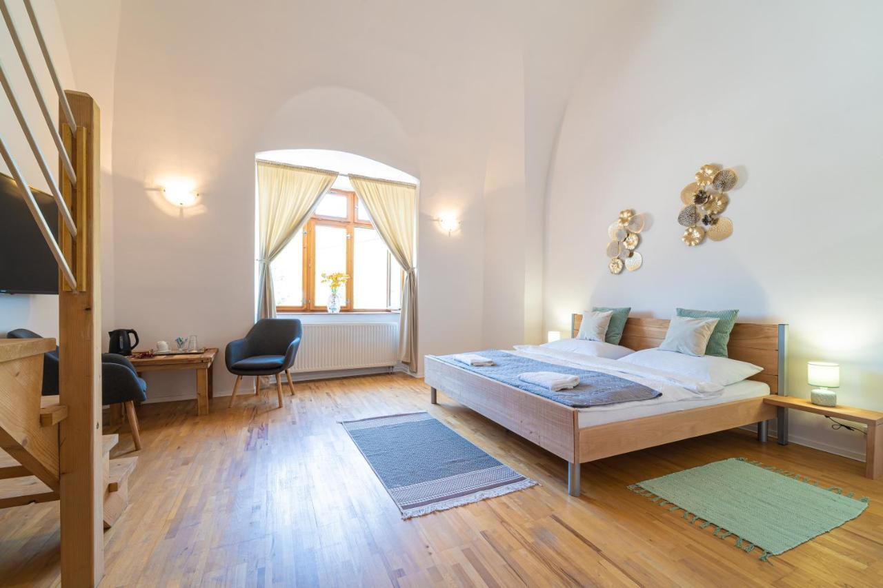 Bed & Breakfast Hugo Plesivec Exterior foto